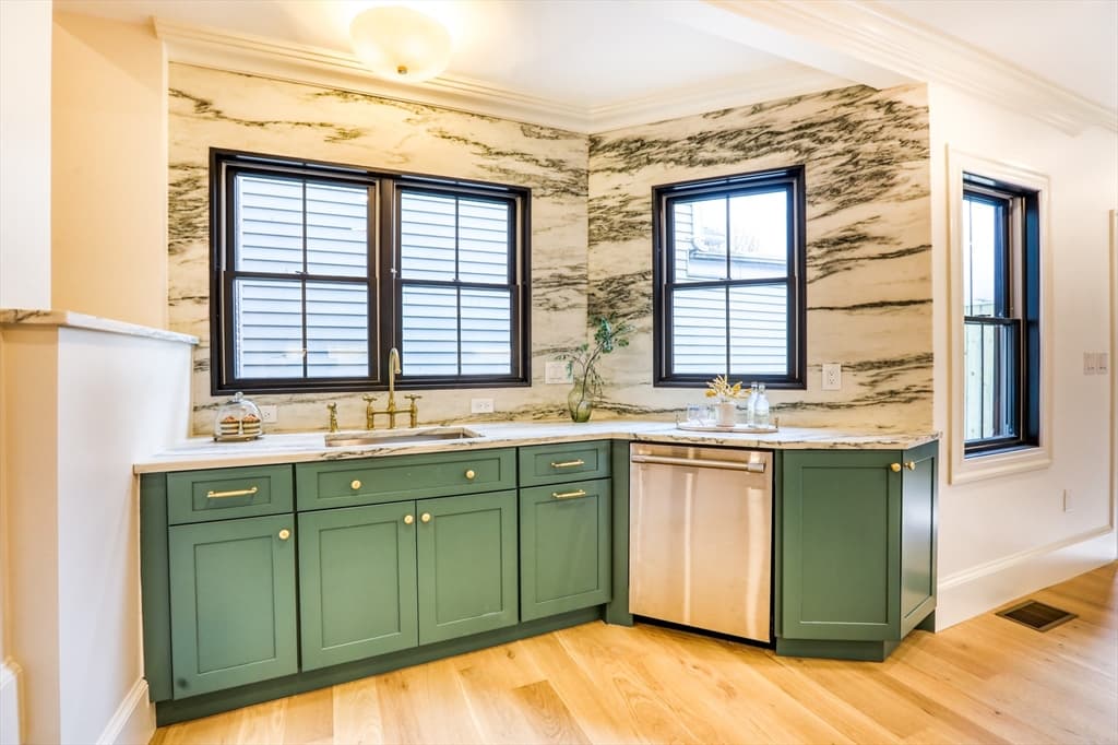 16 Chestnut Street, Boston MA 02129 photo 8