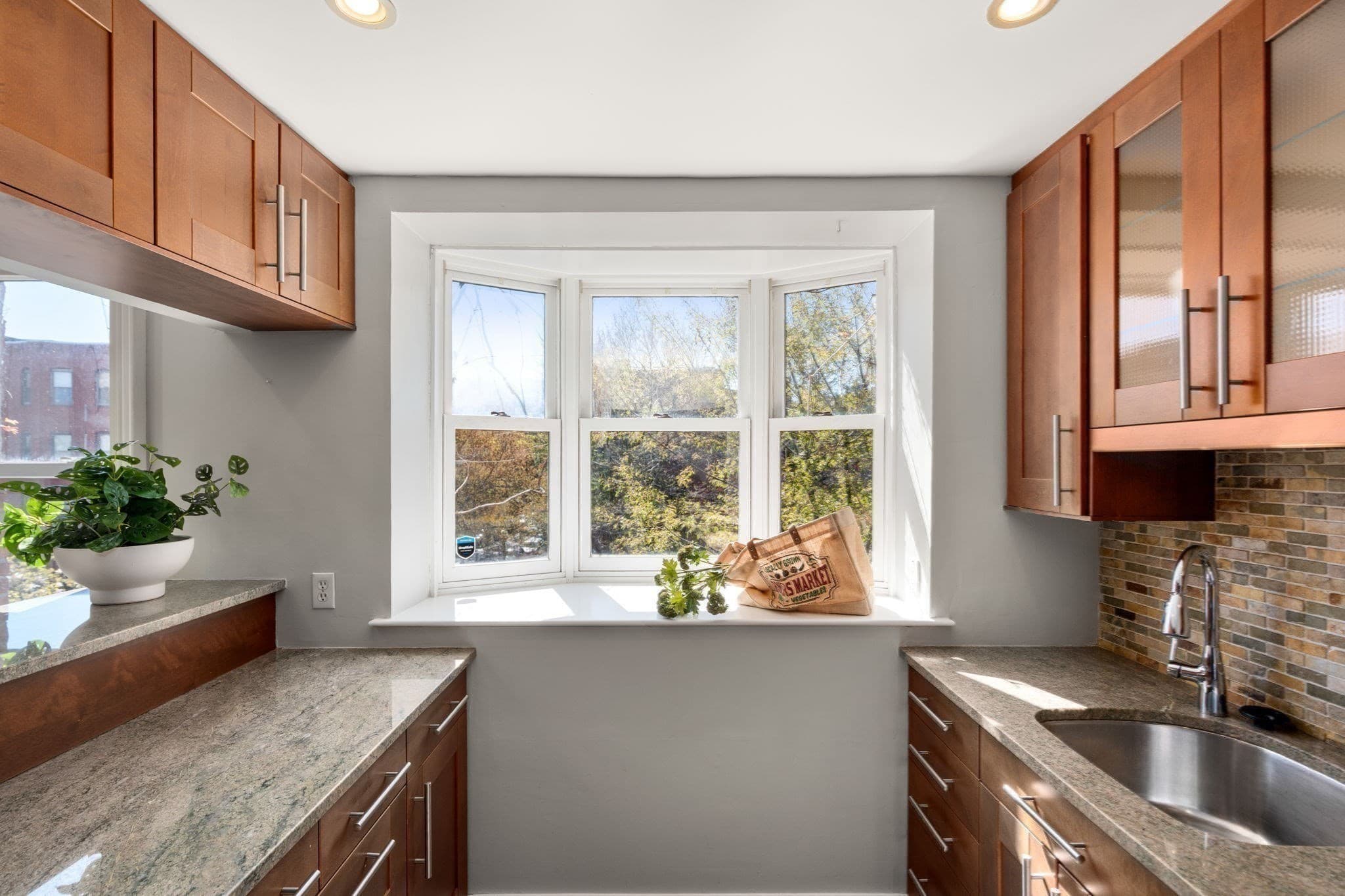 Condominium at 19 Albemarle St # 4, Boston MA 02115, photo 9 of 28