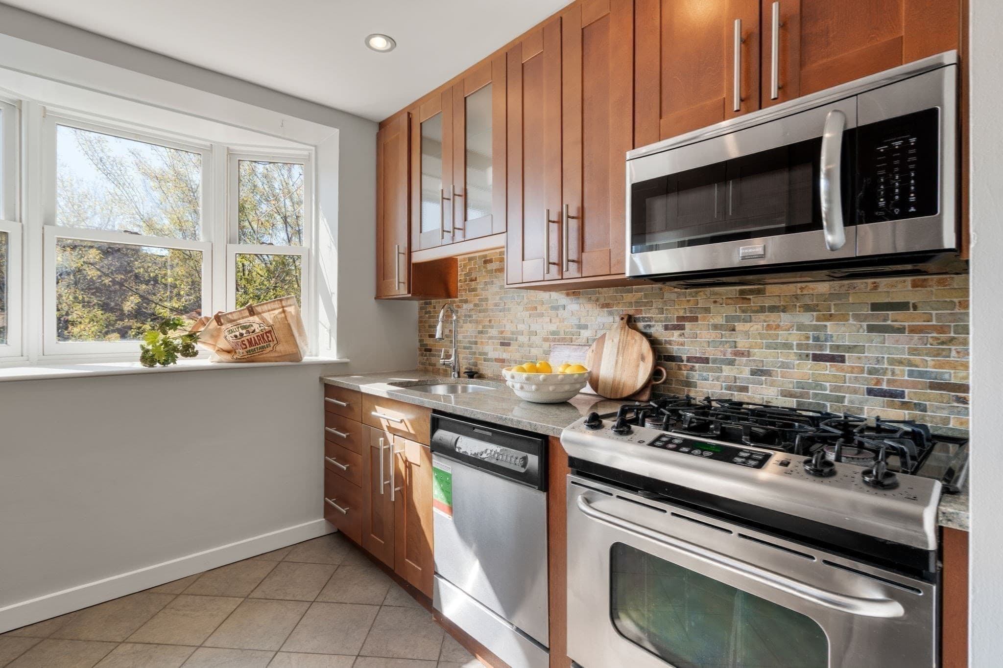 Condominium at 19 Albemarle St # 4, Boston MA 02115, photo 10 of 28