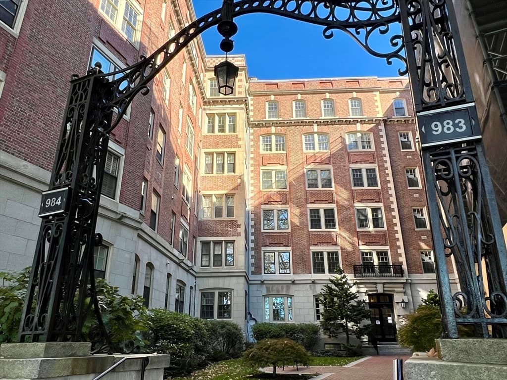 983 Memorial Drive # 502, Cambridge MA 02138