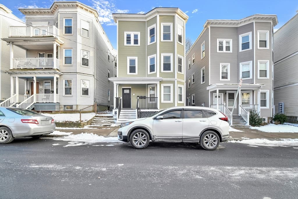 81 Ellington St, Boston MA 02121