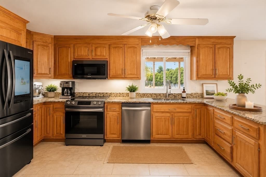 Single Family Residence at 3 Taylor Rd, Bellingham MA 02019, Bellingham, photo 9 of 42