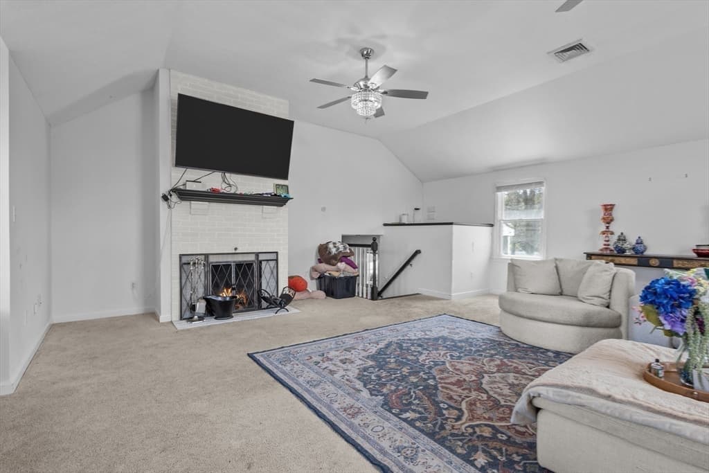 Single Family Residence at 3 Taylor Rd, Bellingham MA 02019, Bellingham, photo 8 of 42