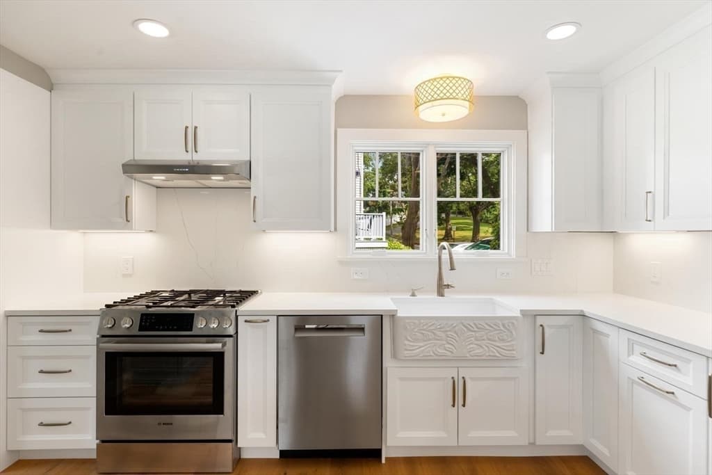 Single Family Residence at 10 Vesper Ave, Falmouth MA 02540, photo 25 of 42