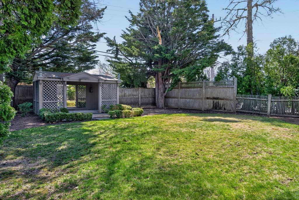 12 Cockachoiset Lane, Barnstable MA 02655 photo 11