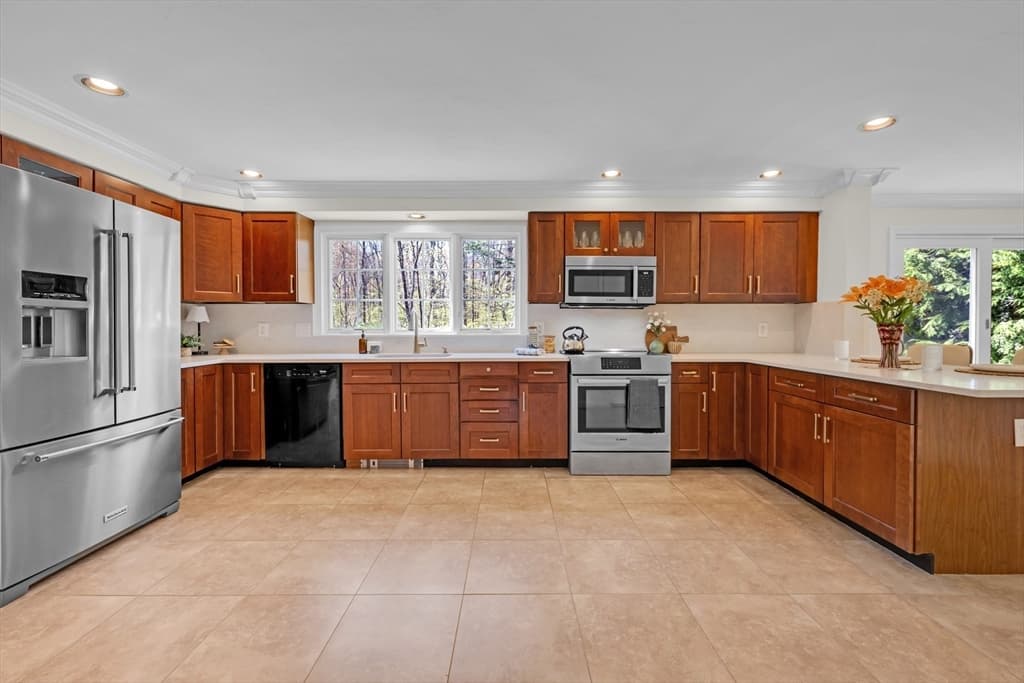 Single Family Residence at 14 Mctaggart St, Westborough MA 01581, Westborough, photo 9 of 39