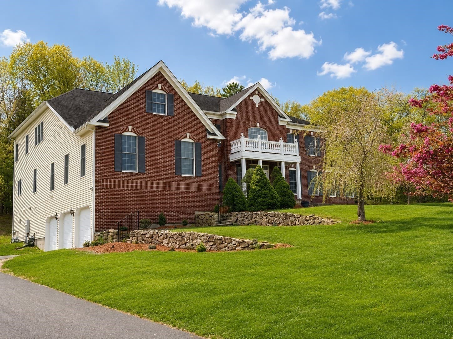 Single Family Residence at 4 Summit Way, Hopkinton MA 01748, Hopkinton, photo 3 of 37