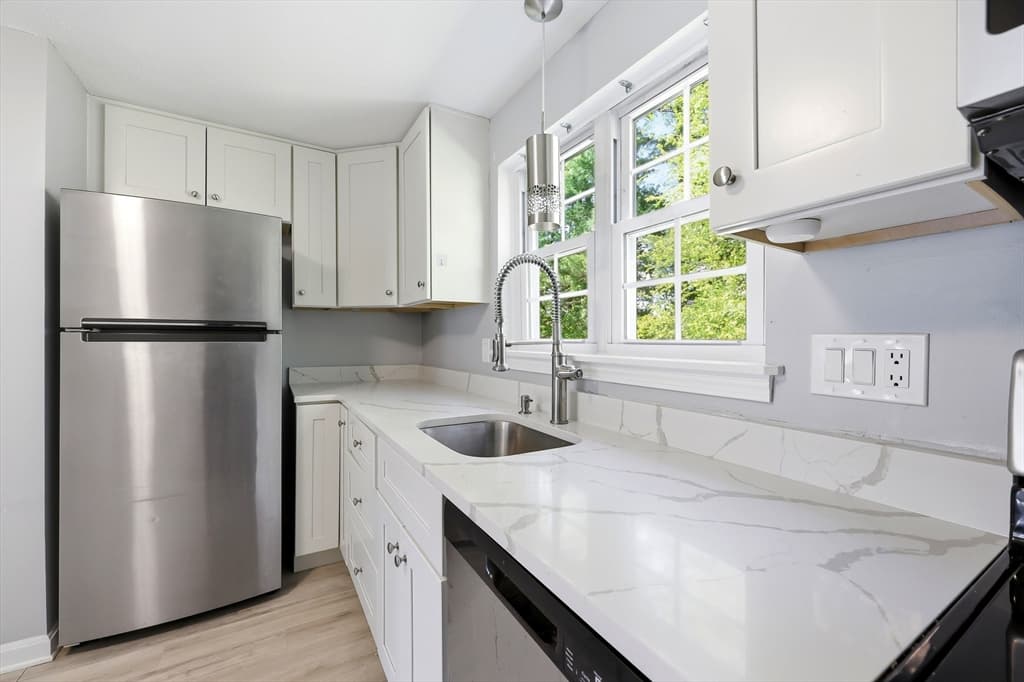 Condominium at 8 Maple Crest Cir # C, Holyoke MA 01040, Holyoke, photo 13 of 18