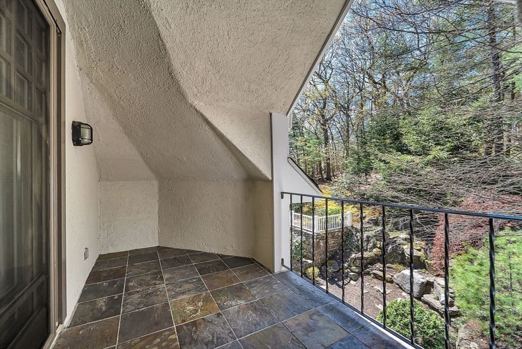 1 Graystone Ln, Weston MA 02493 photo 28