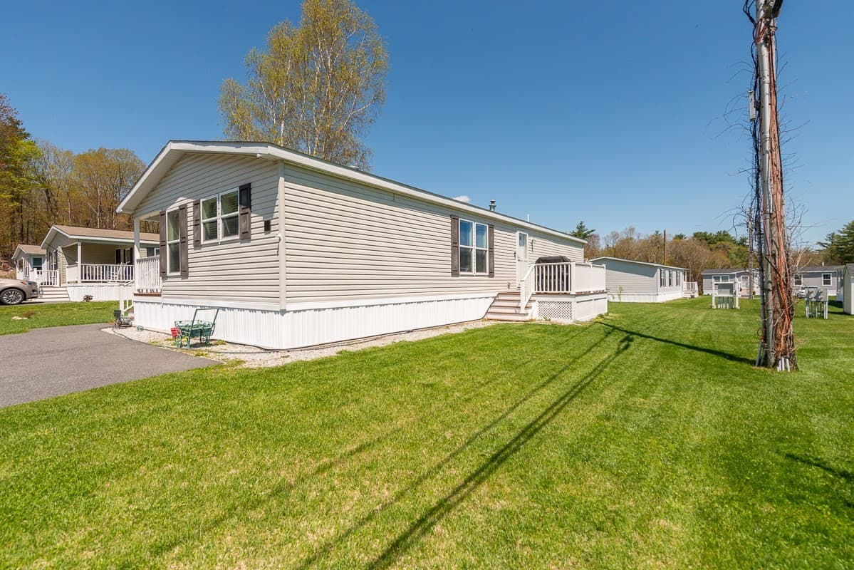 Mobile Home at 5 Asher Ln, Pepperell MA 01463, Pepperell, photo 26 of 32