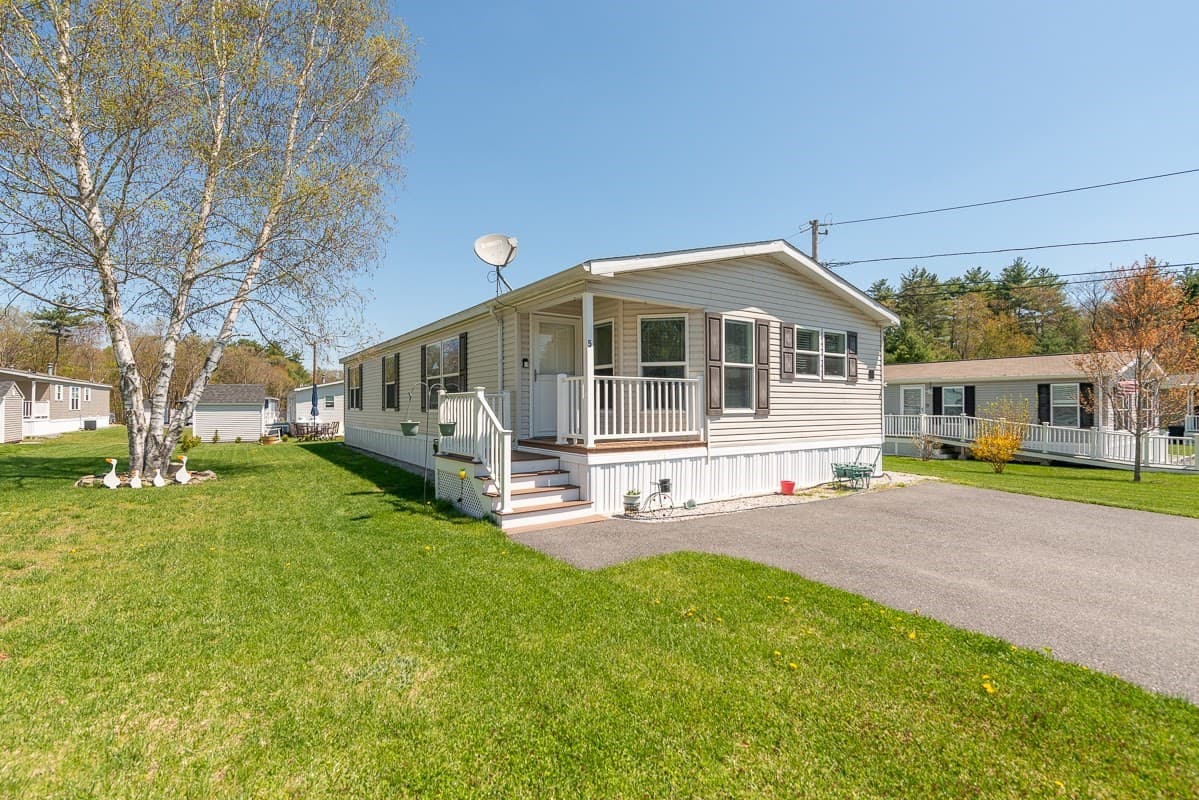 5 Asher Ln, Pepperell MA 01463