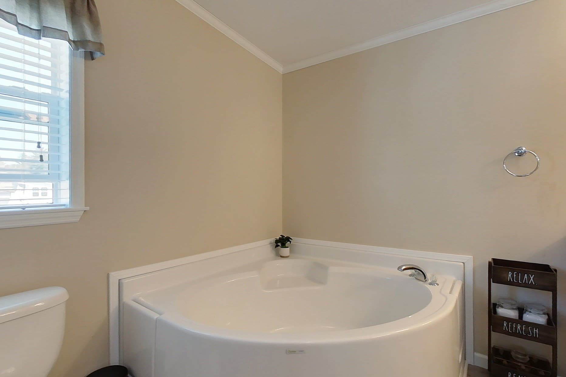 Mobile Home at 5 Asher Ln, Pepperell MA 01463, Pepperell, photo 20 of 32