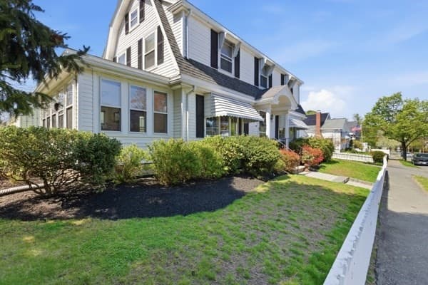 Single Family Residence at 57 Cumberland Circle, Lynn MA 01904, photo 5 of 40