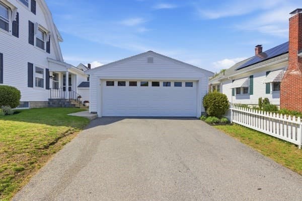 Single Family Residence at 57 Cumberland Circle, Lynn MA 01904, photo 9 of 40