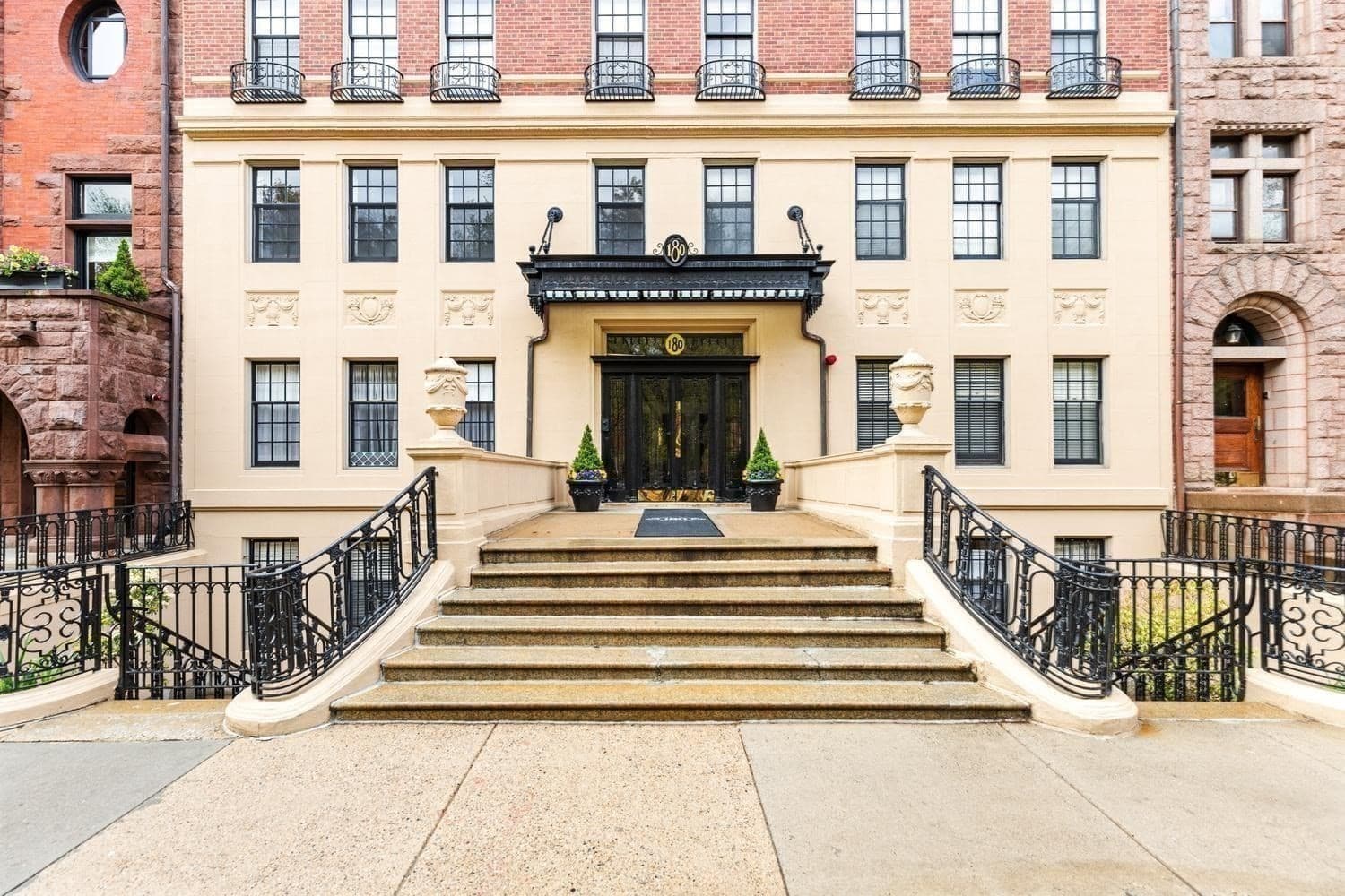 Condominium at 180 Commonwealth Ave # B, Boston MA 02116, photo 10 of 15