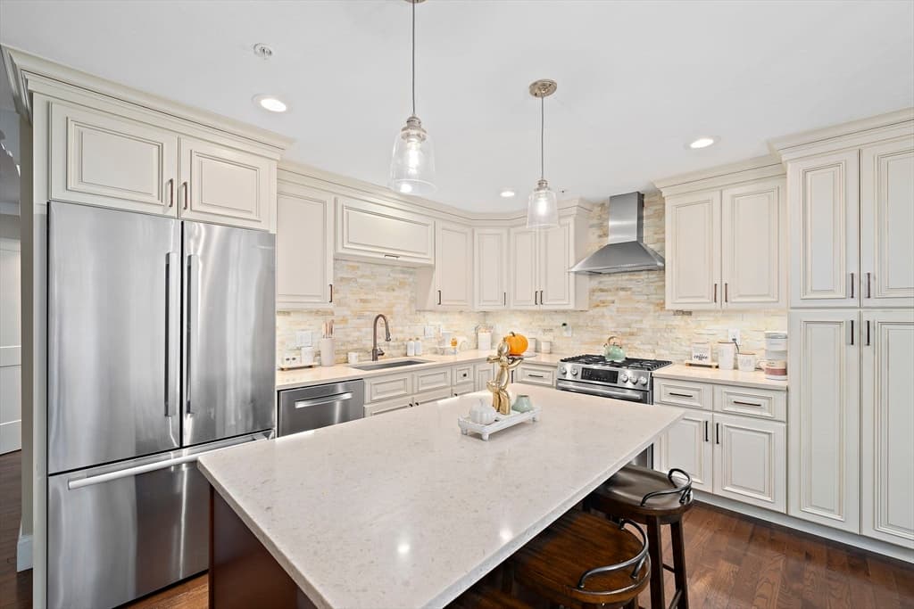 Single Family Residence at 6 Audubon Way, Canton MA 02021, Canton, photo 3 of 38