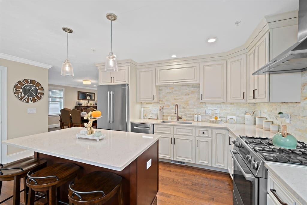 Single Family Residence at 6 Audubon Way, Canton MA 02021, Canton, photo 4 of 38