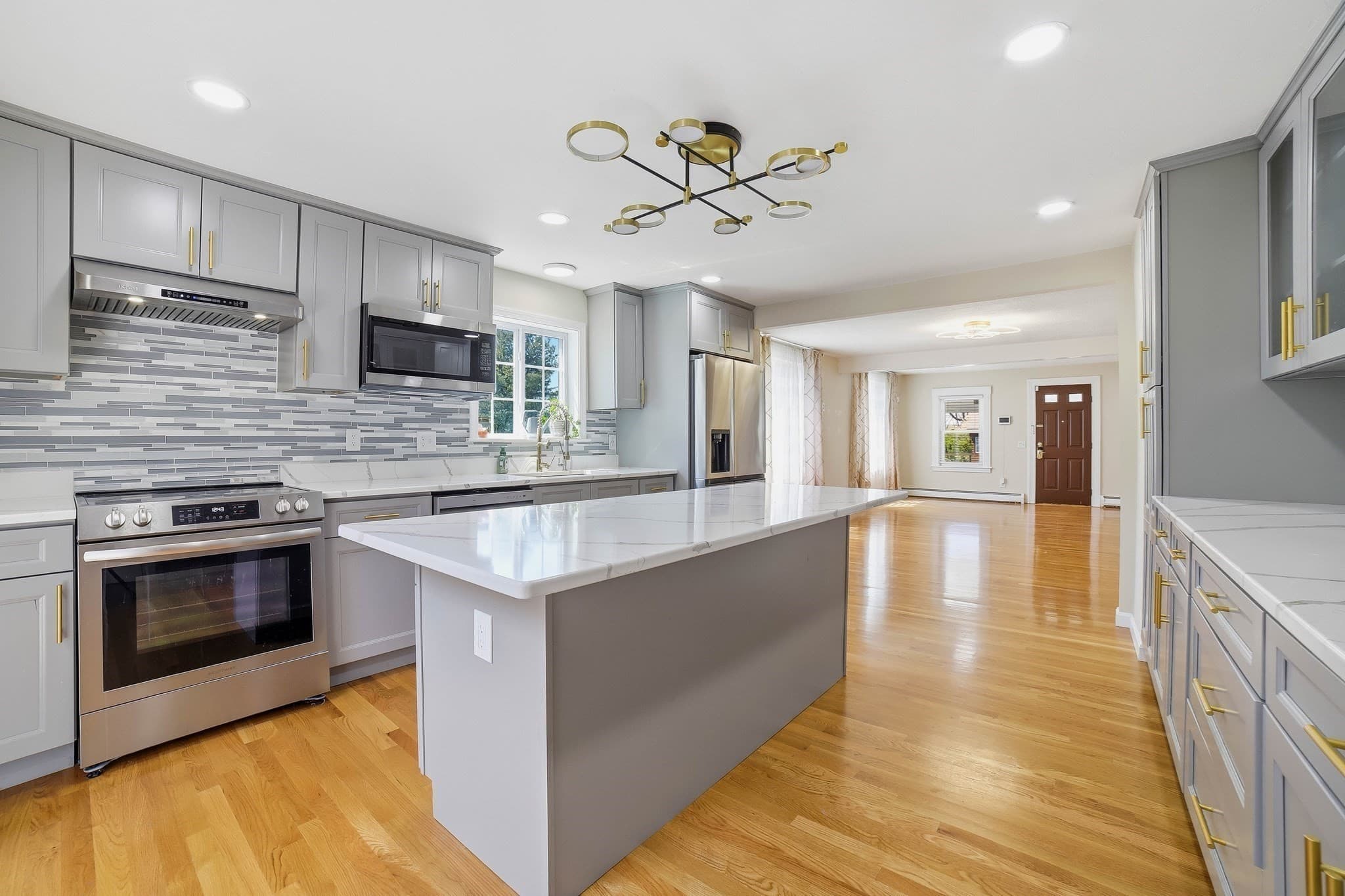Single Family Residence at 11 Hampton St, Auburn MA 01501, Auburn, photo 10 of 42
