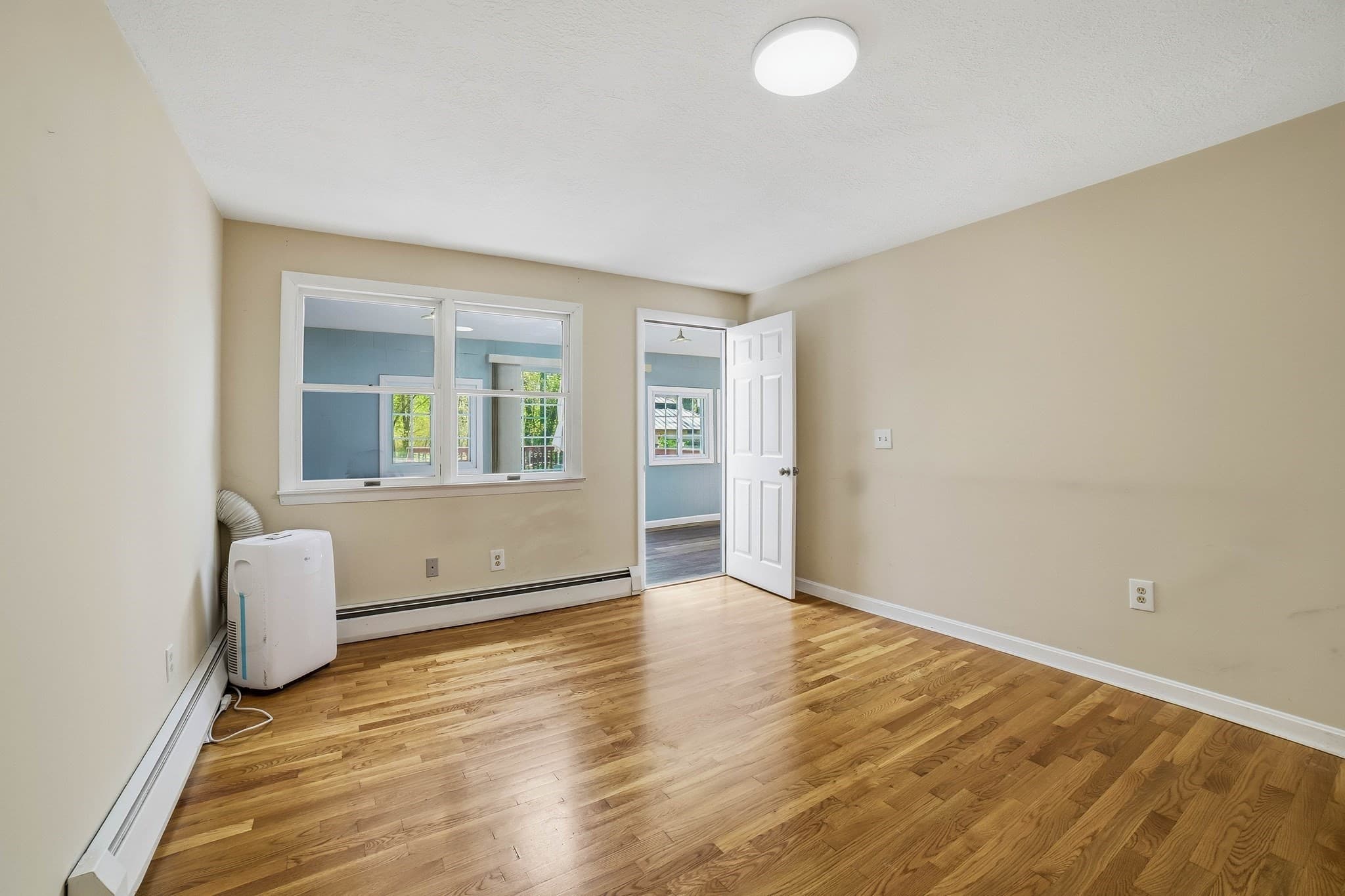Single Family Residence at 11 Hampton St, Auburn MA 01501, Auburn, photo 18 of 42