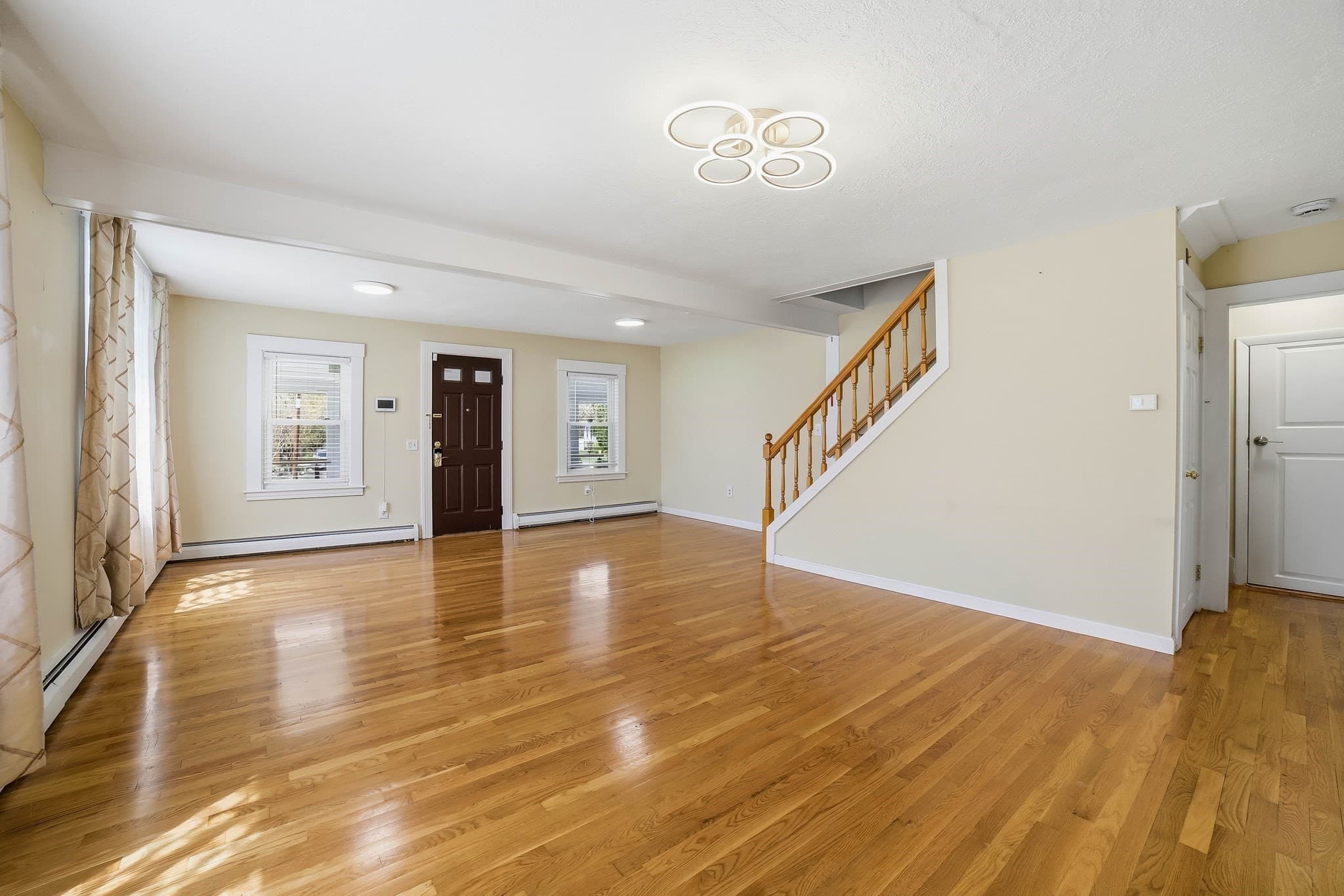 Single Family Residence at 11 Hampton St, Auburn MA 01501, Auburn, photo 4 of 42