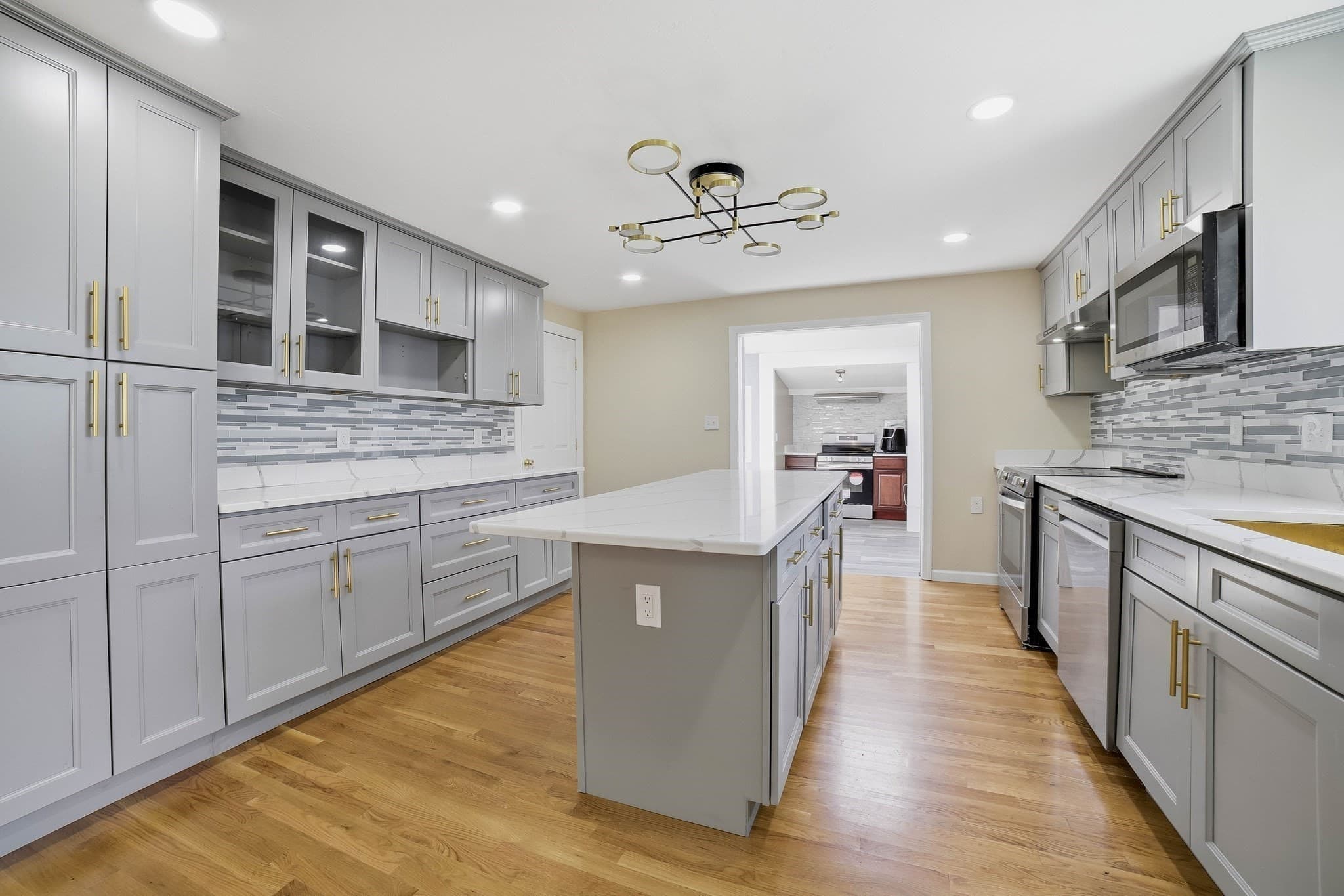 Single Family Residence at 11 Hampton St, Auburn MA 01501, Auburn, photo 8 of 42