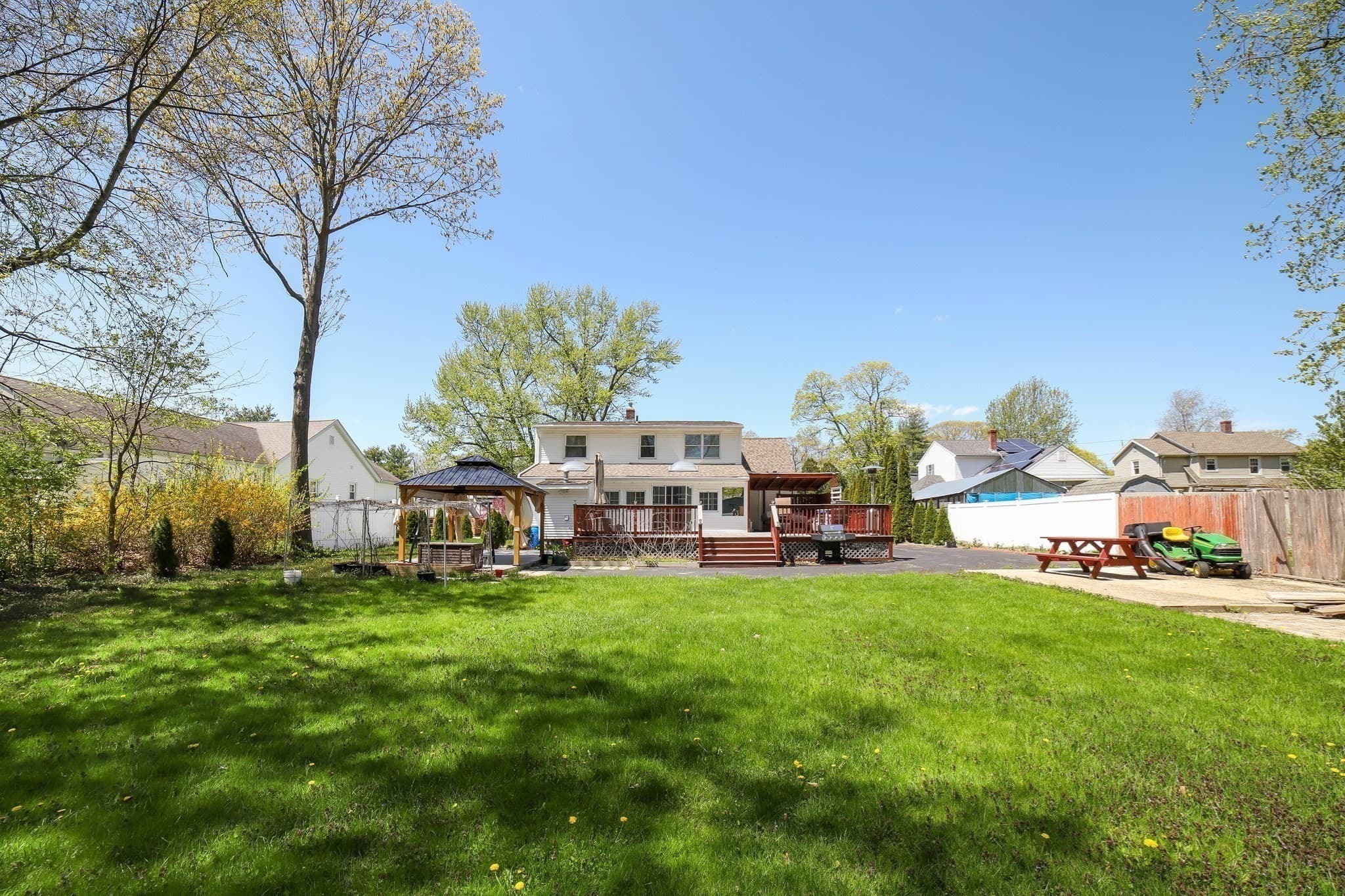 Single Family Residence at 11 Hampton St, Auburn MA 01501, Auburn, photo 25 of 42