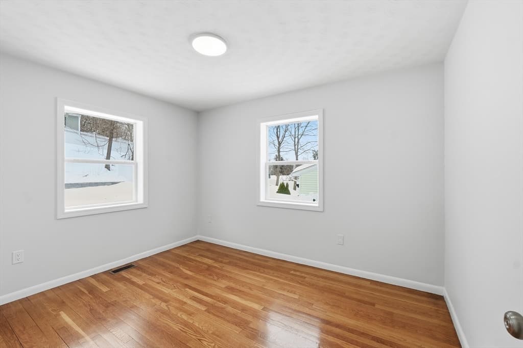 8 Sussex Ln, Worcester MA 01602 photo 17