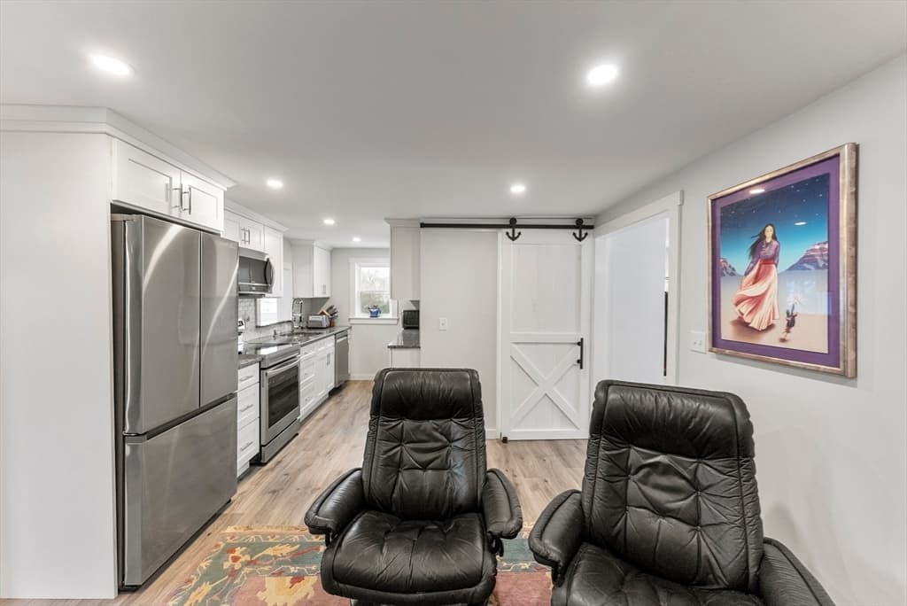 Single Family Residence at 41 Bay Shore Dr, Plymouth MA 02360, Plymouth, photo 12 of 41