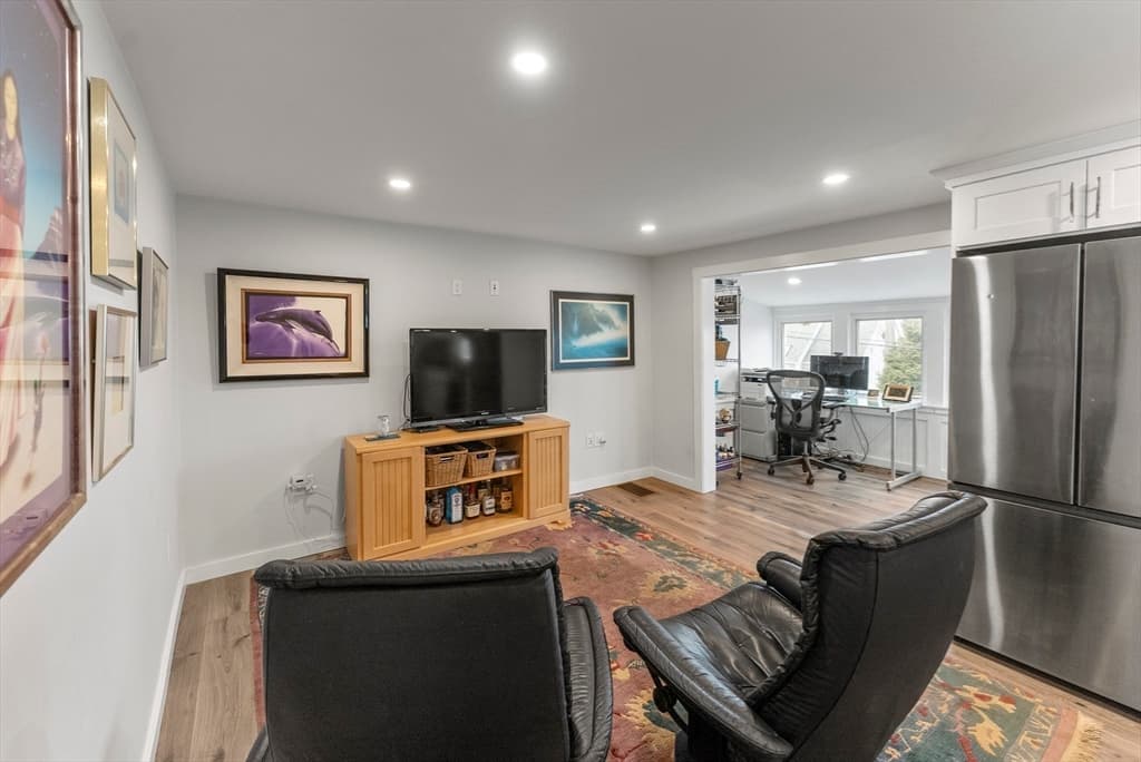 Single Family Residence at 41 Bay Shore Dr, Plymouth MA 02360, Plymouth, photo 19 of 41