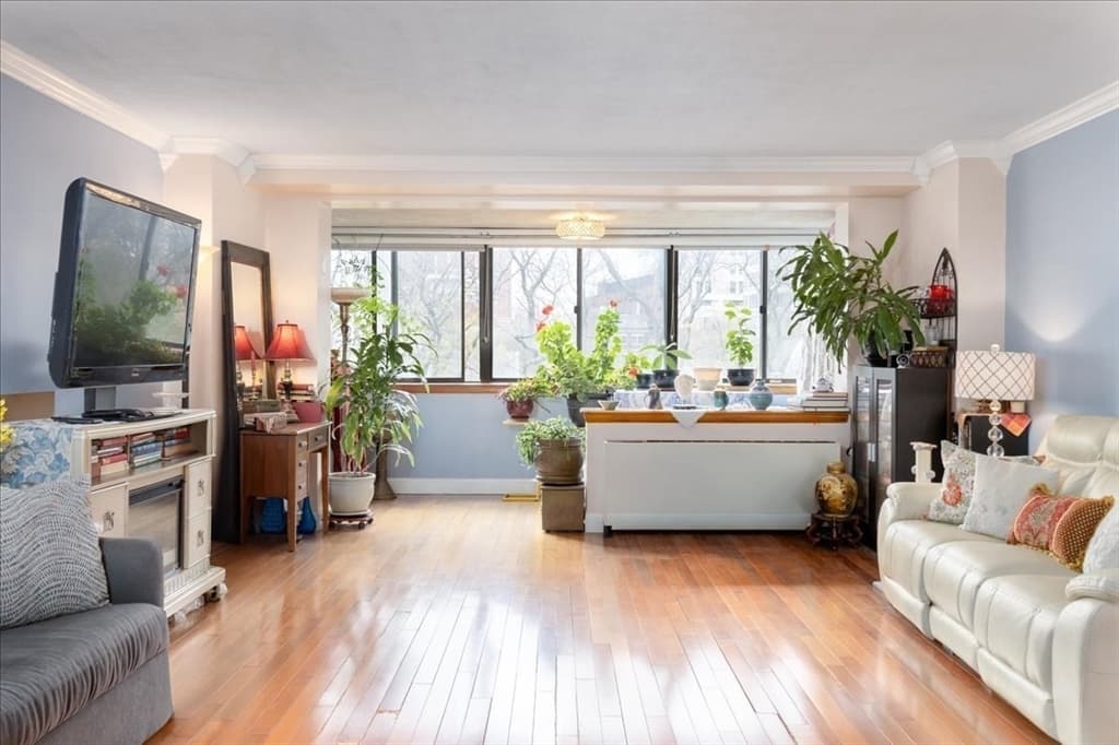 Condominium at 6 Whittier Place # 4N, Boston MA 02114, photo 7 of 30