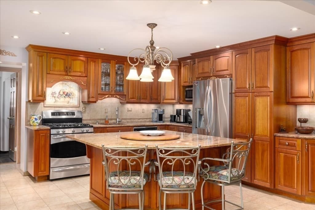 6 Whittier Place # 4N, Boston MA 02114