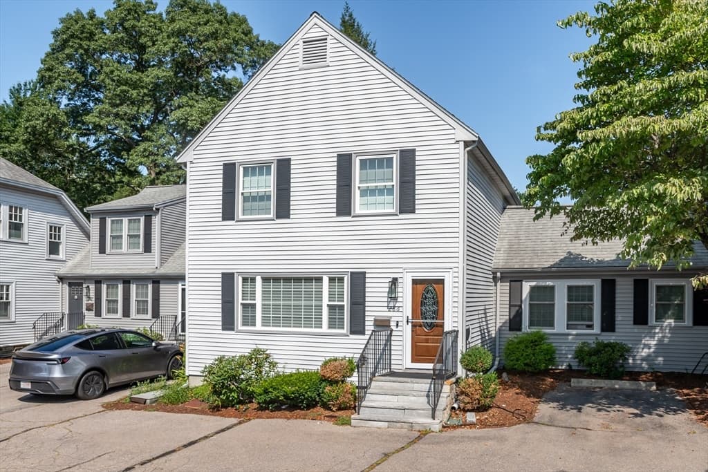 286 Linden Street # 286, Wellesley MA 02482