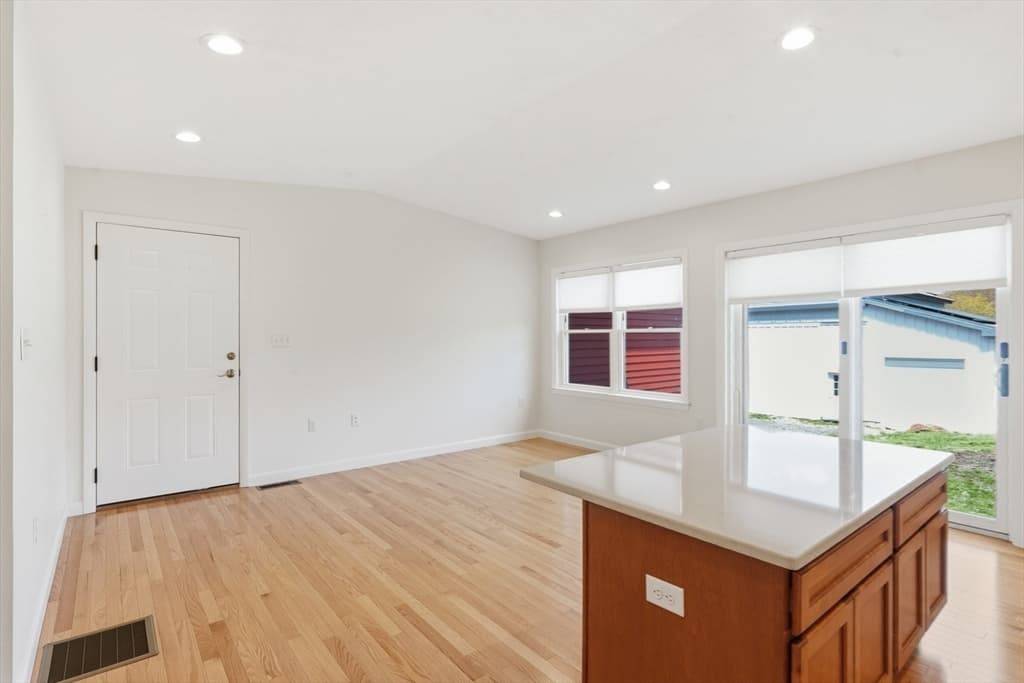 269 Harvard Rd, Bolton MA 01740 photo 33