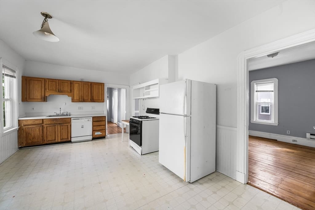 Multi Family at 29 Victoria St, Somerville MA 02144, photo 10 of 27