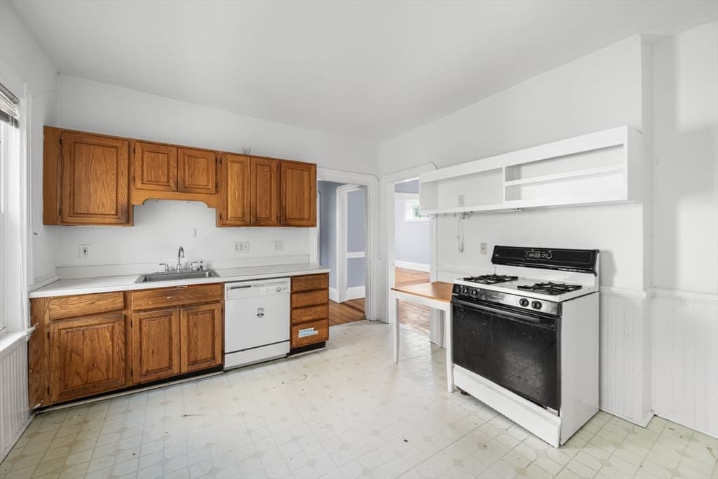 Multi Family at 29 Victoria St, Somerville MA 02144, photo 11 of 27