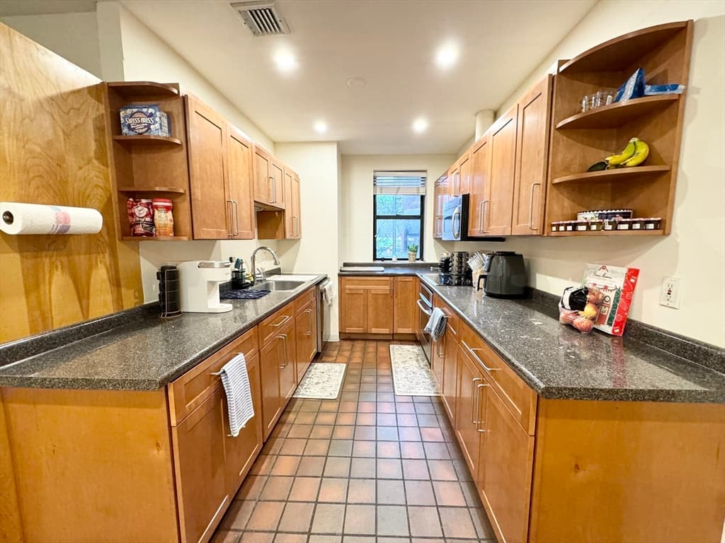 96 Gainsborough Street # 103W, Boston MA 02115