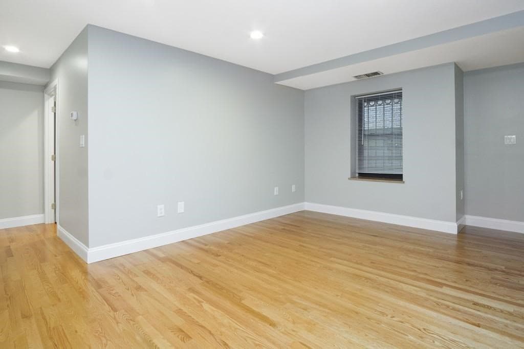 Condominium at 95 Gainsborough St # 7, Boston MA 02115, photo 6 of 14