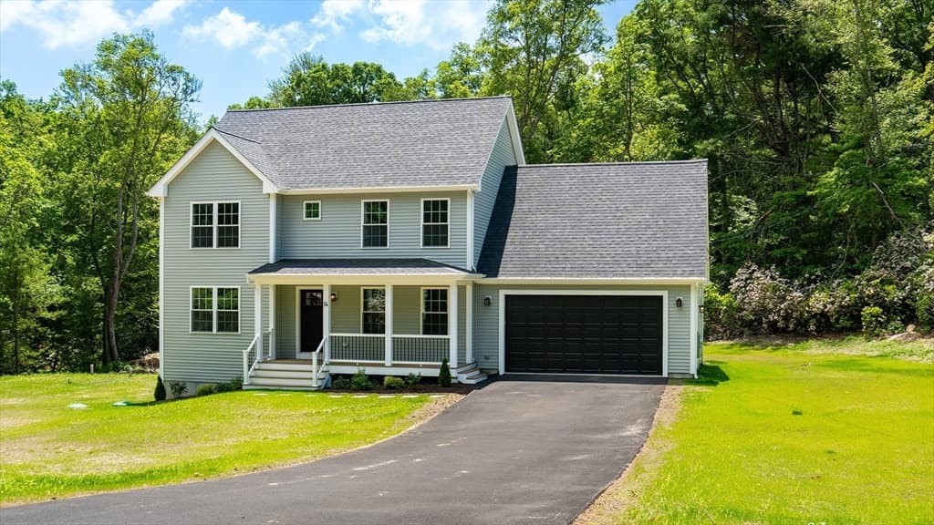 14 Elaine Dr, Hopkinton RI 02833