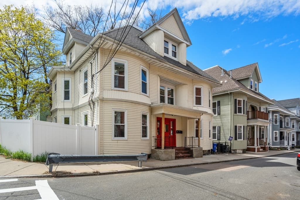 10 Royal St, Boston MA 02134