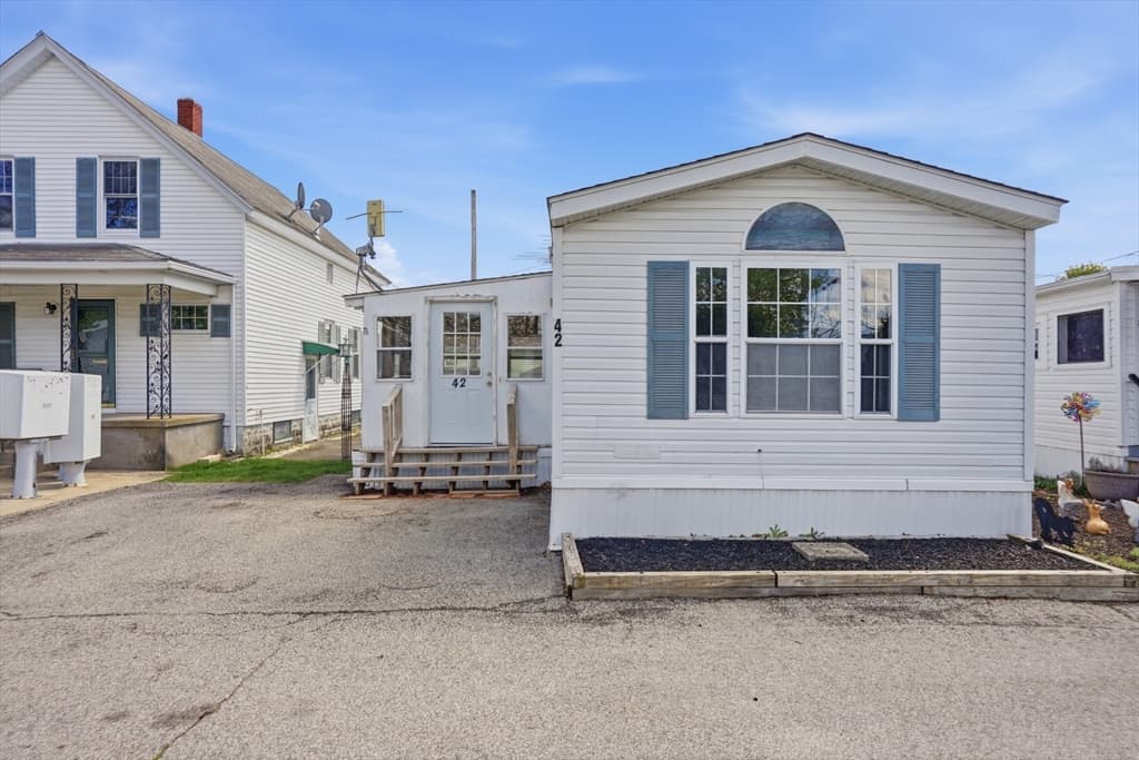 548 Kenyon Ave # 42, Attleboro MA 02703