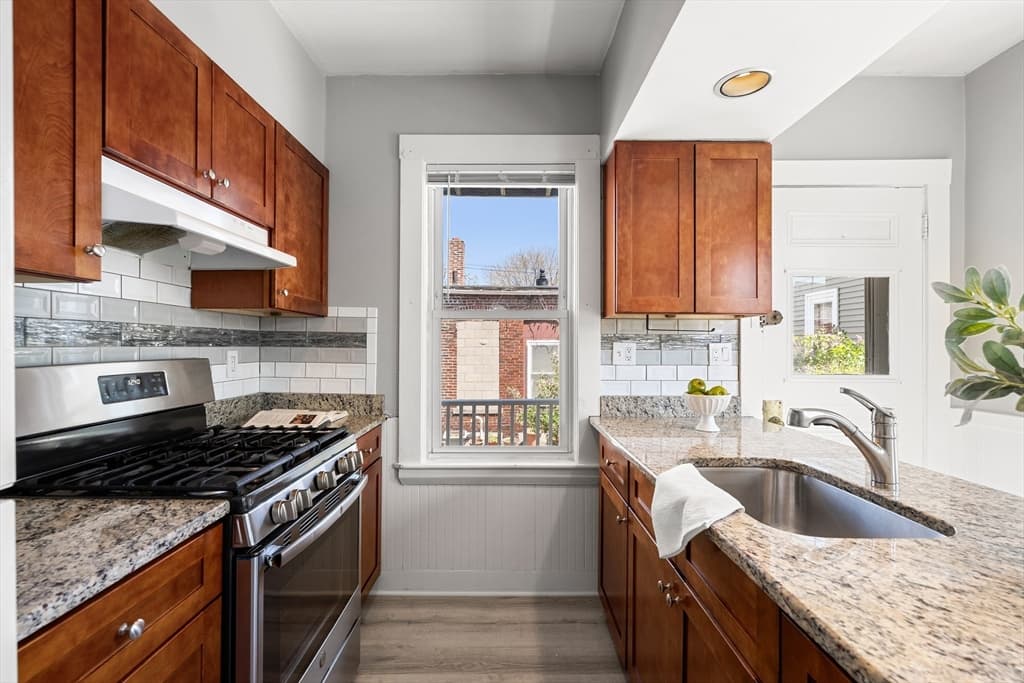 Condominium at 2 Thorndike St # 2, Arlington MA 02474, Arlington, photo 11 of 22