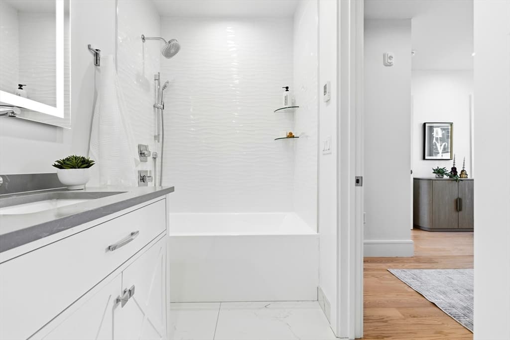 Condominium at 1001 Shirley # 2, Winthrop MA 02152, Winthrop, photo 23 of 39