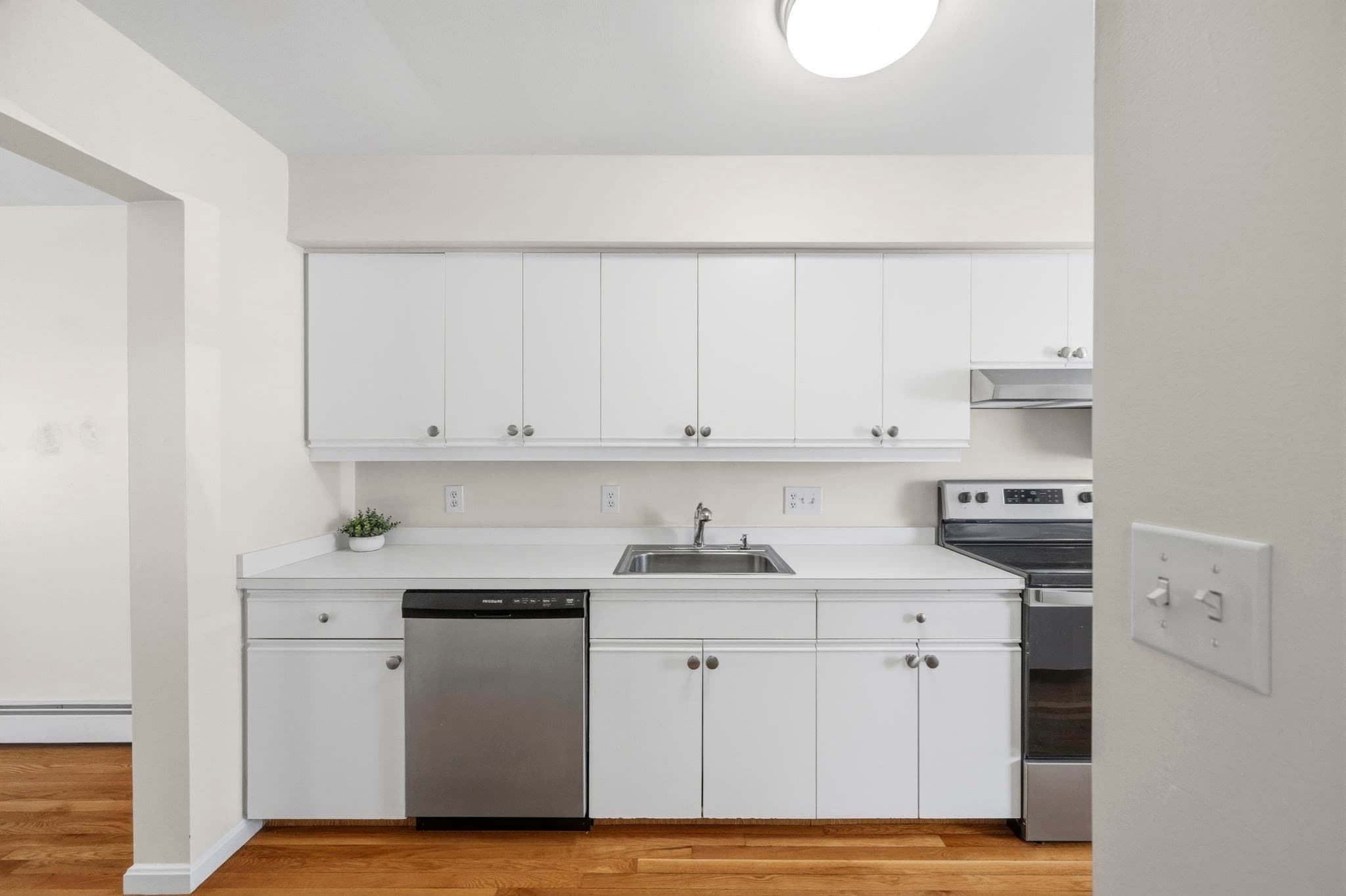 Condominium at 32 Commodore # 32, Hull MA 02045, Hull, photo 7 of 38