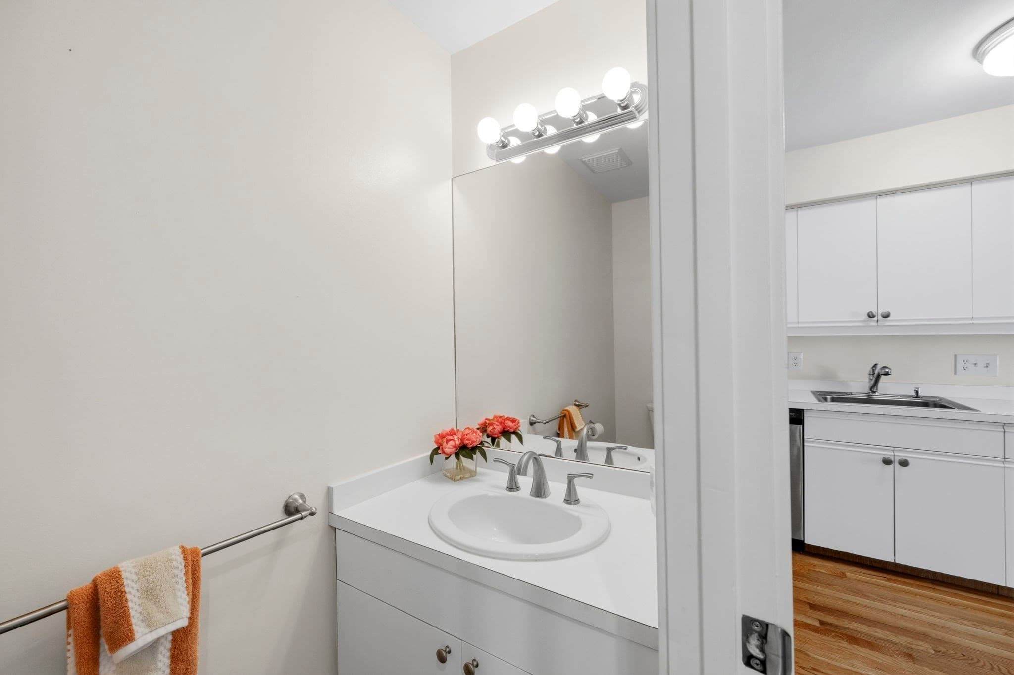 Condominium at 32 Commodore # 32, Hull MA 02045, Hull, photo 11 of 38