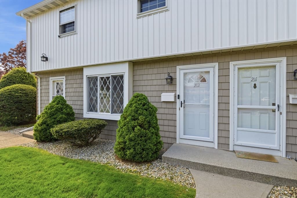 212 Blisswood Village Dr # 212, Ludlow MA 01056 photo 3