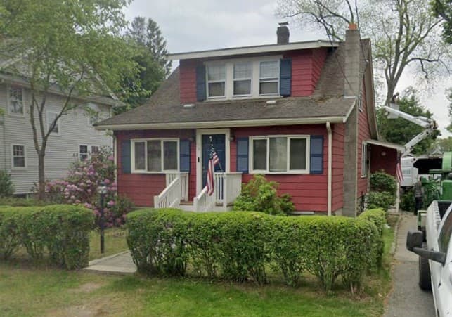18 Fales Rd, Dedham MA 02026