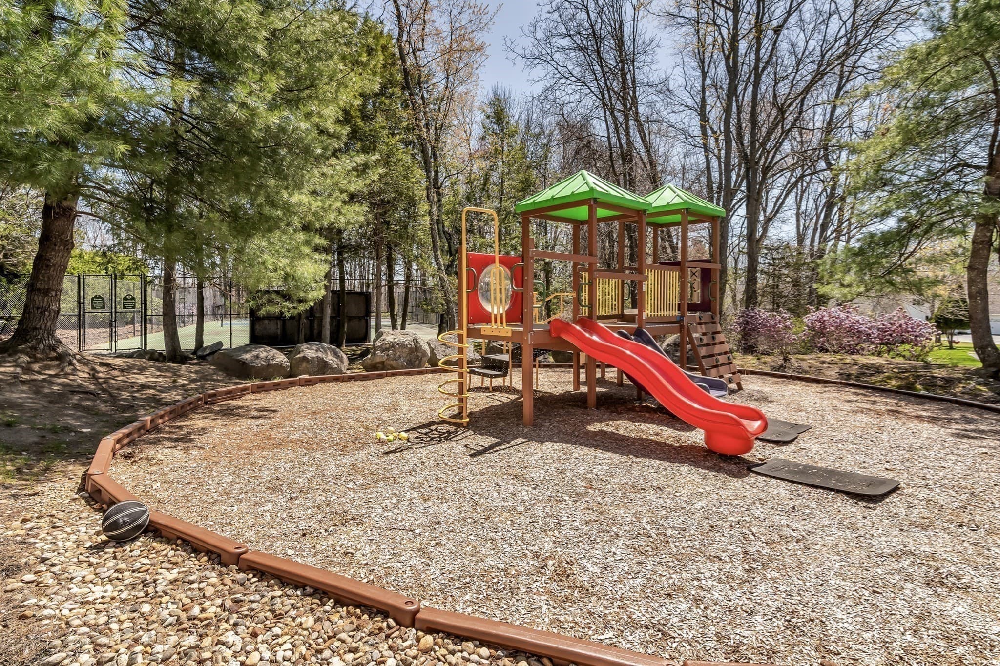 Single Family Residence at 15 Beechwood Dr, Haverhill MA 01832, Haverhill, photo 39 of 41