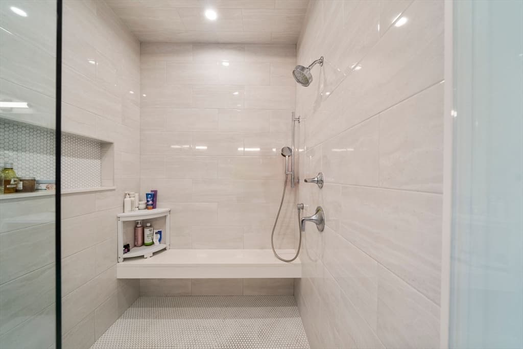 Condominium at 9 Johnson Pl # 9, Newton MA 02466, Newton, photo 27 of 42