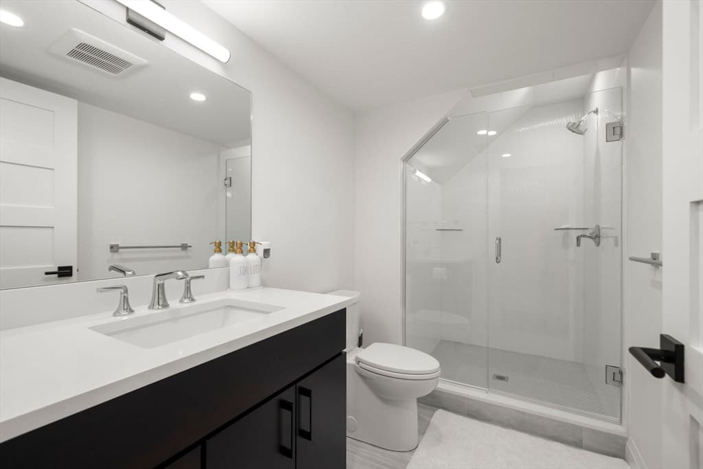 Condominium at 9 Johnson Pl # 9, Newton MA 02466, Newton, photo 21 of 42