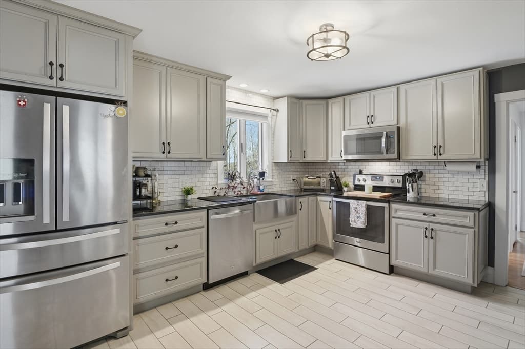 Single Family Residence at 88 Clinton Road, Sterling MA 01564, Sterling, photo 7 of 32